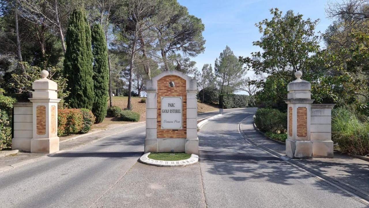 Chez K&D Studio Nature Avec Piscine St Raphael Saint-Raphaël 외부 사진